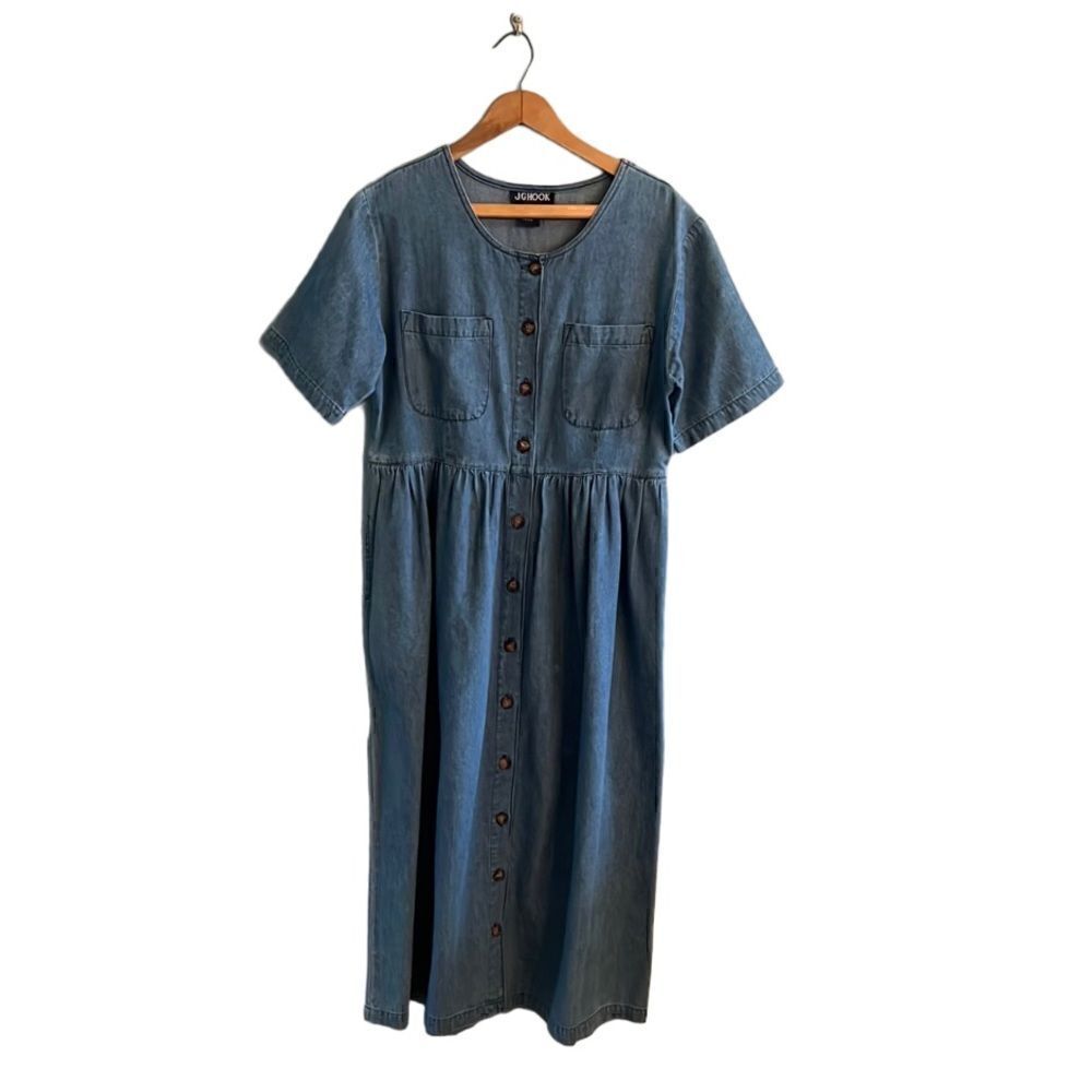 Women’s size 8 Vintage shirt sleeved Denim Dress 100% cotton prairie core